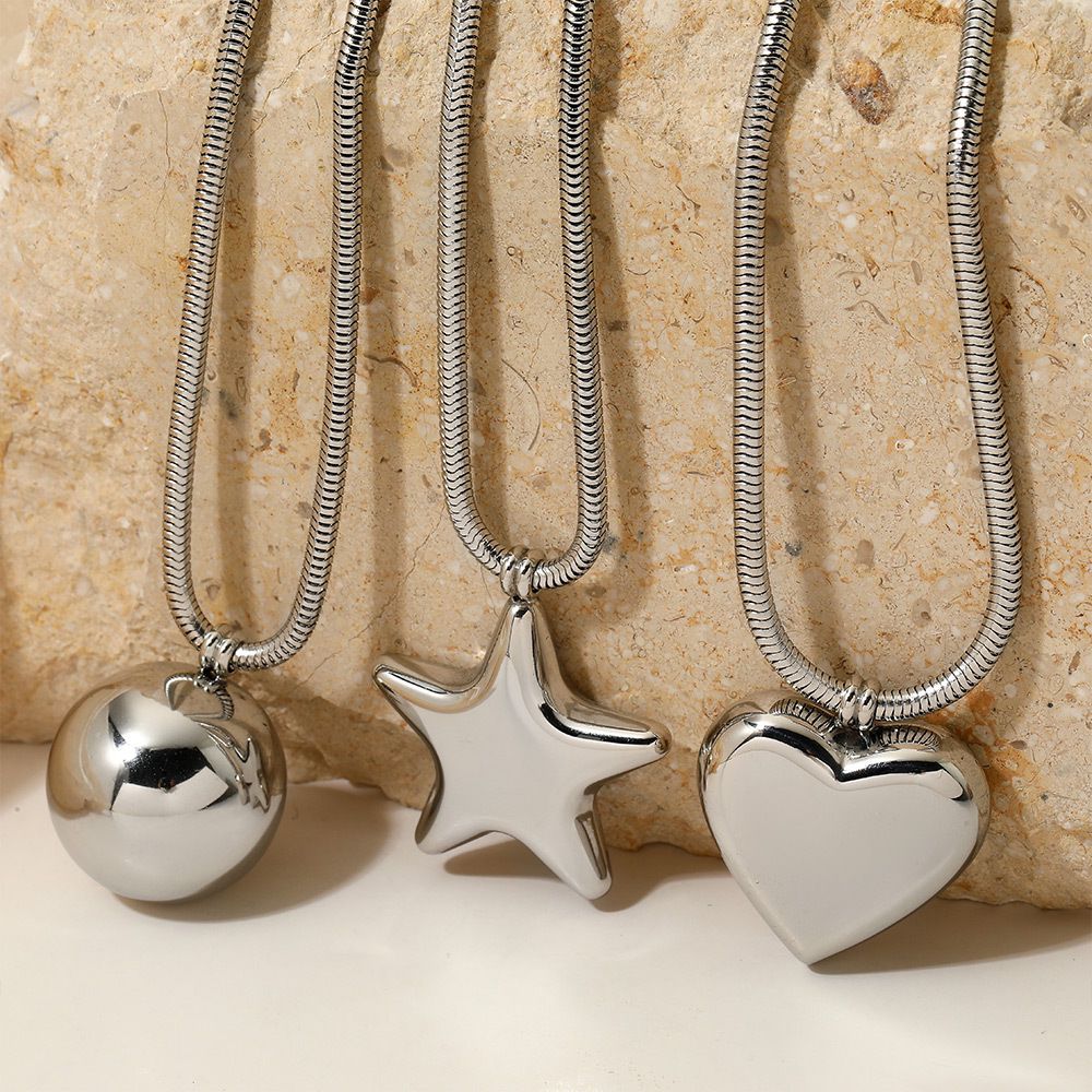Big Chunky Star Necklace