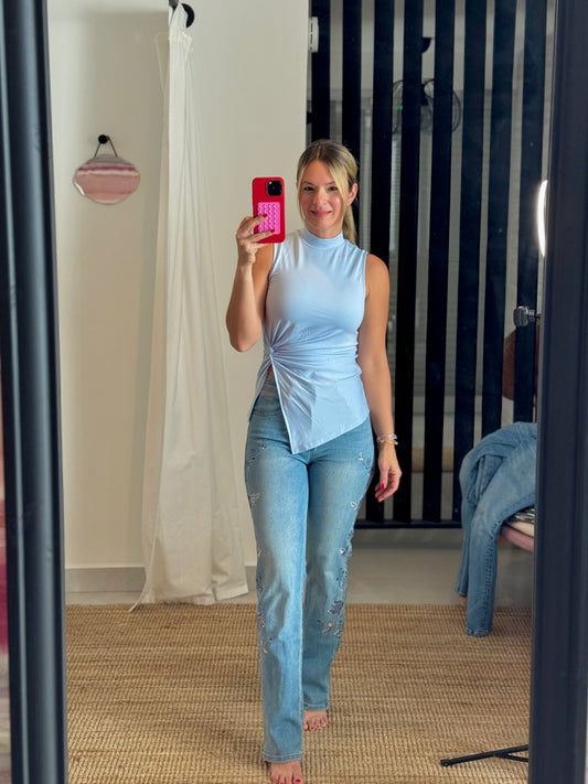 Side Flower Appliqué Jean