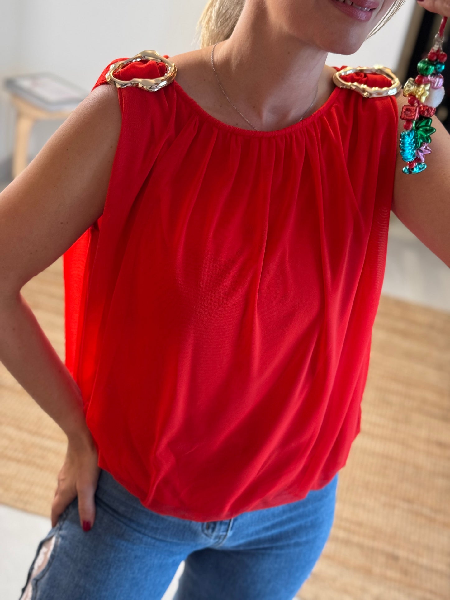 Shoulder Metal Top