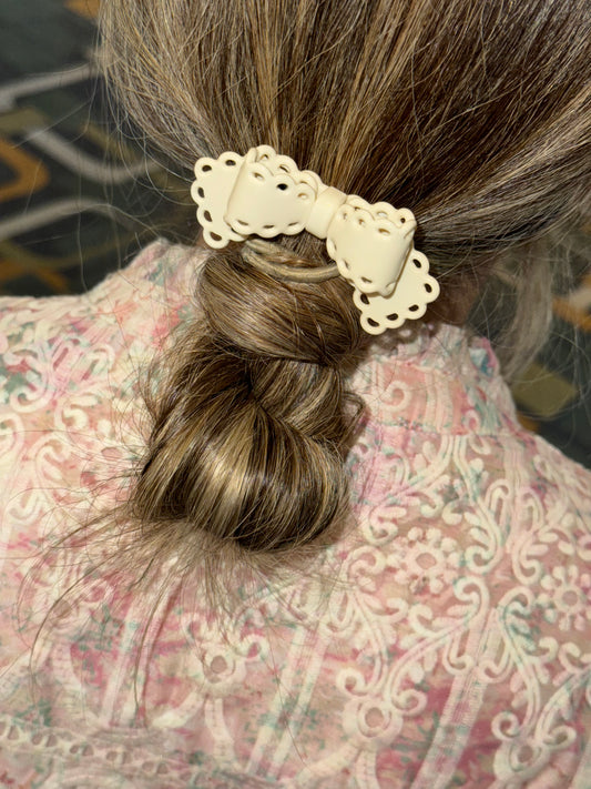 Plastic Bow Hair Clip