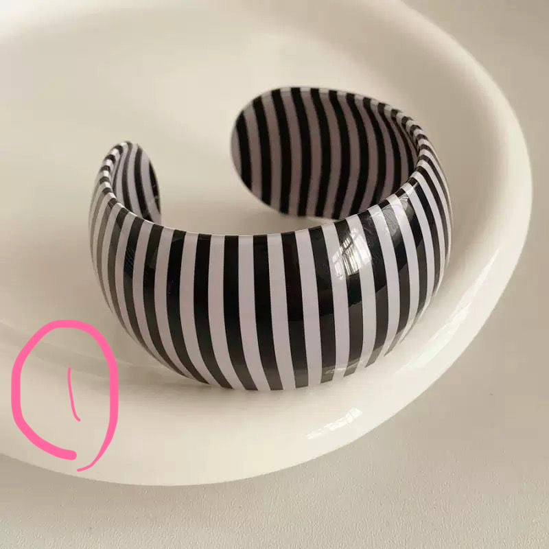 Stripes B&W Cuff