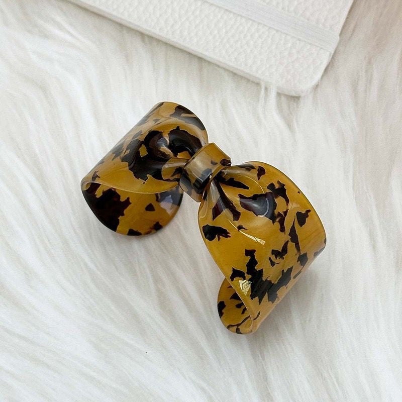 Bow Plastic Cuff